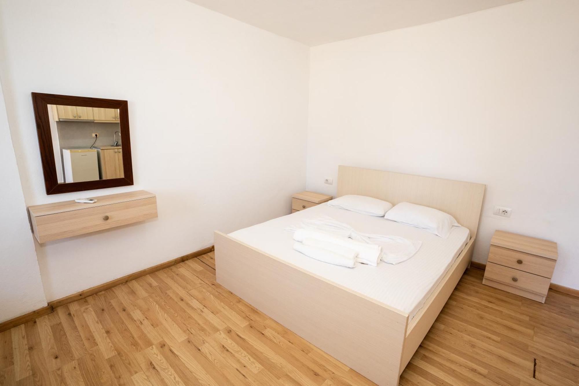 Laa Melossa Sarandë 外观 照片