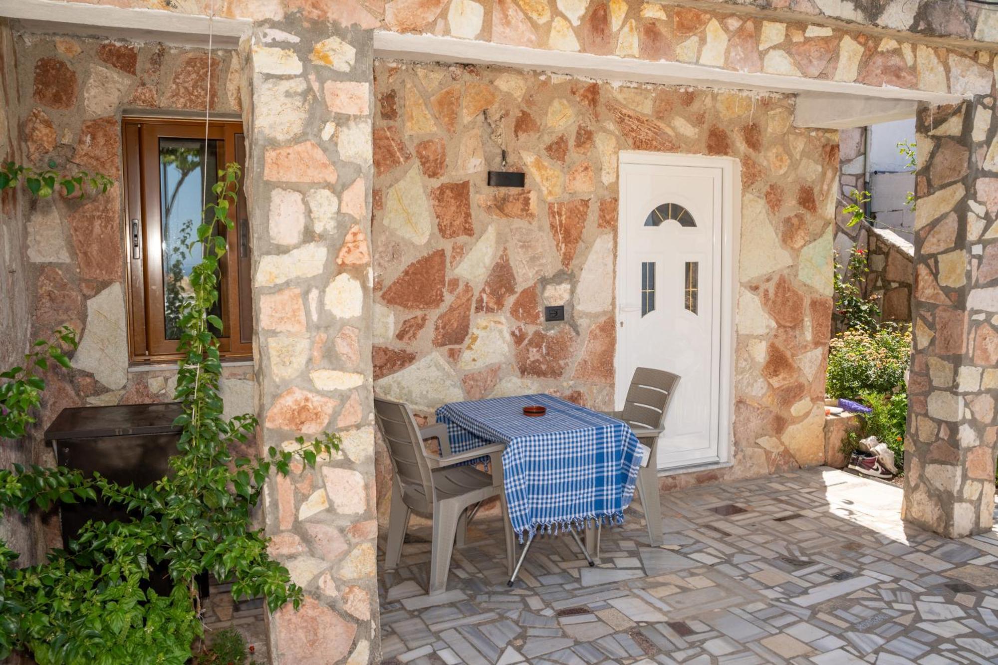 Laa Melossa Sarandë 外观 照片